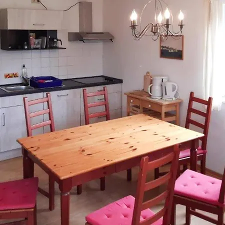 Blaues Haus, * פוטבוס